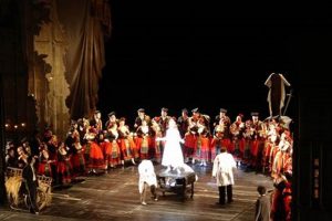 Experience Les Contes d'Hoffmann at Opra Bastille [Review] | Hubbastille: Explore the Fusion of Culture, Music & Creativity